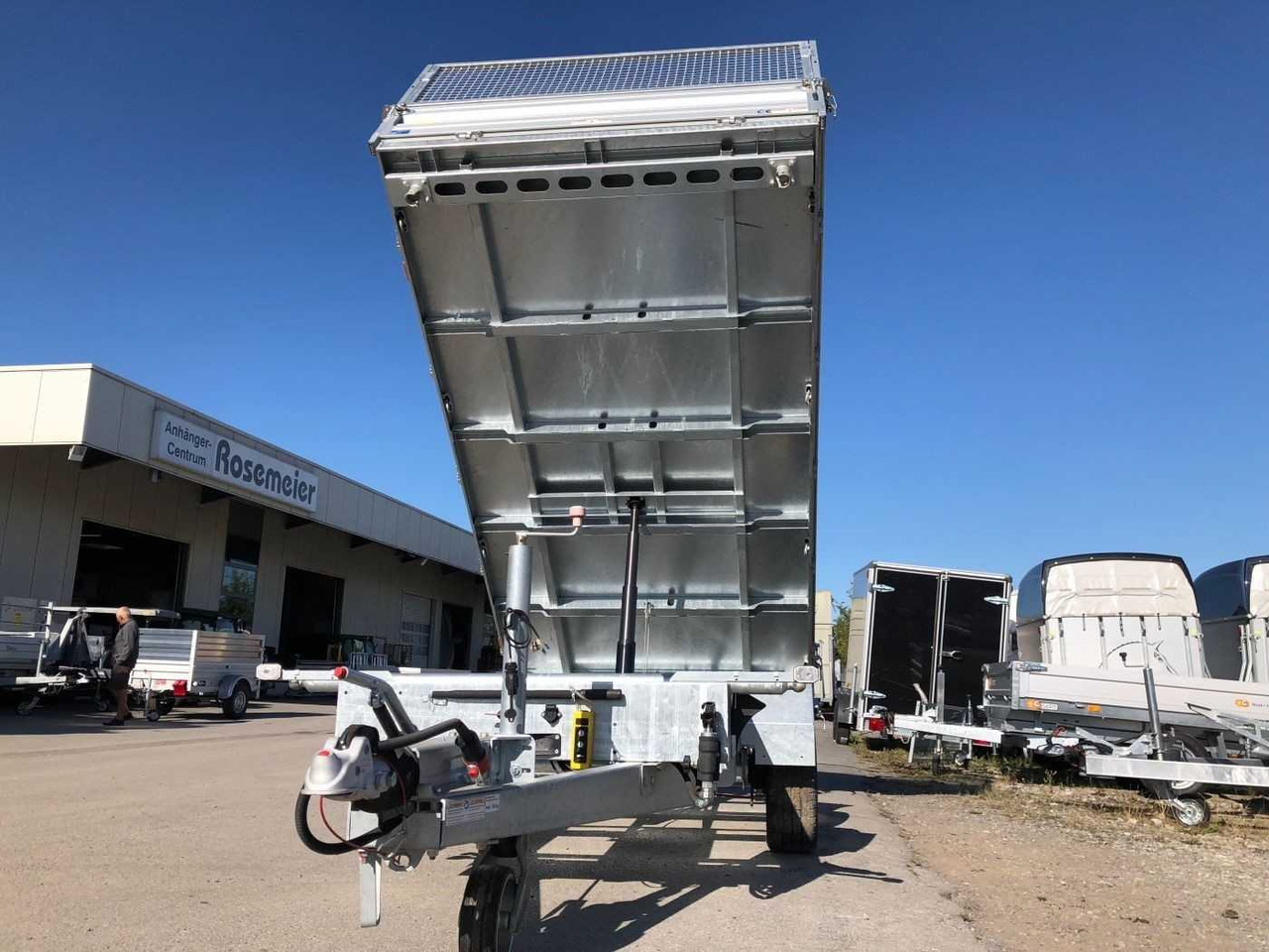 HUMBAUR HTK 3500.37 Gitter Dreiseitenkipper - Самосвальный прицеп: фото 3 HUMBAUR HTK 3500.37 Gitter Dreiseitenkipper - Самосвальный прицеп: фото 3