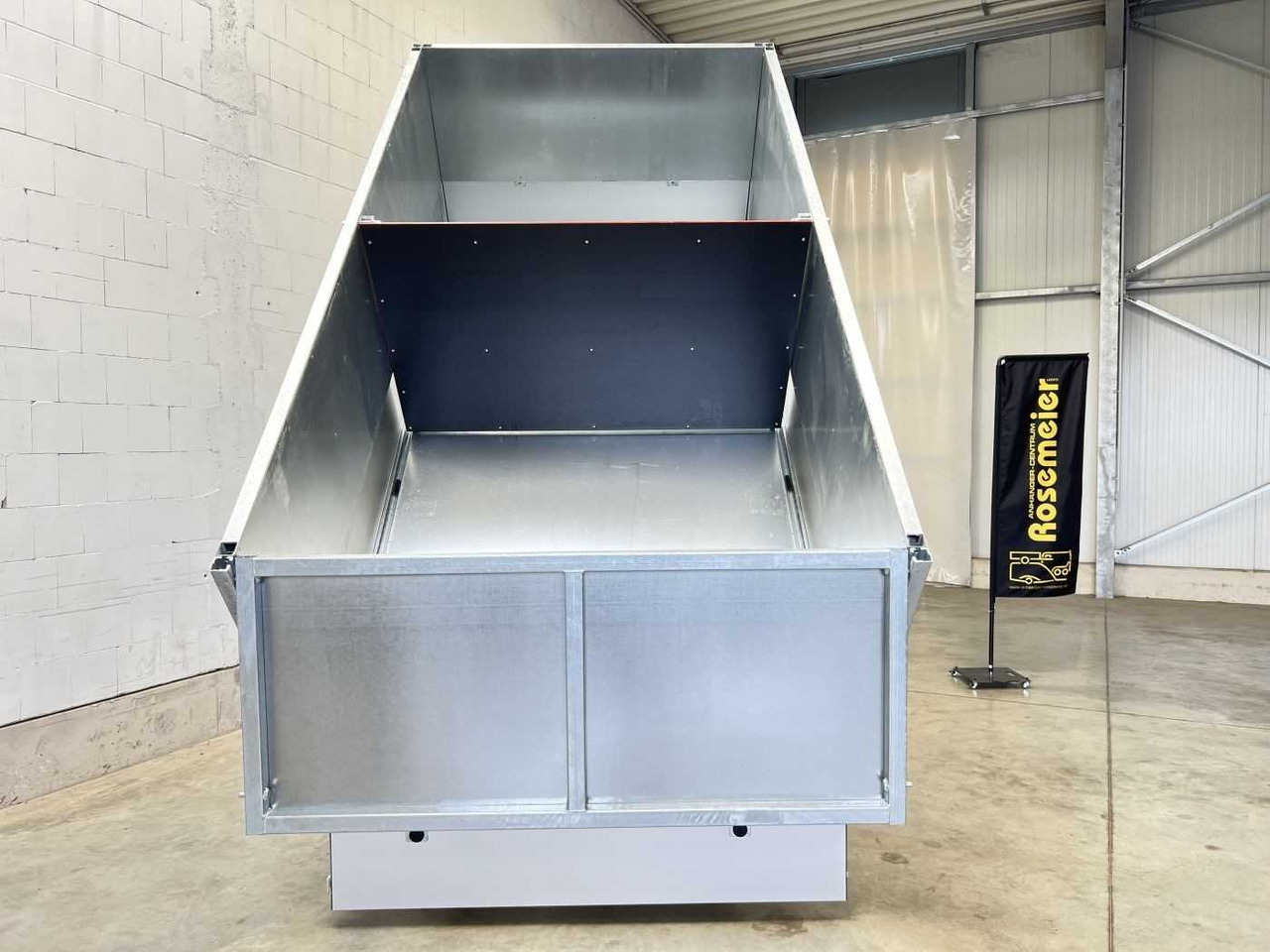 SARIS K3 306 184 3500 2 E BWEH+Trenn Dreiseitenkipper - Самосвальный прицеп: фото 2 SARIS K3 306 184 3500 2 E BWEH+Trenn Dreiseitenkipper - Самосвальный прицеп: фото 2