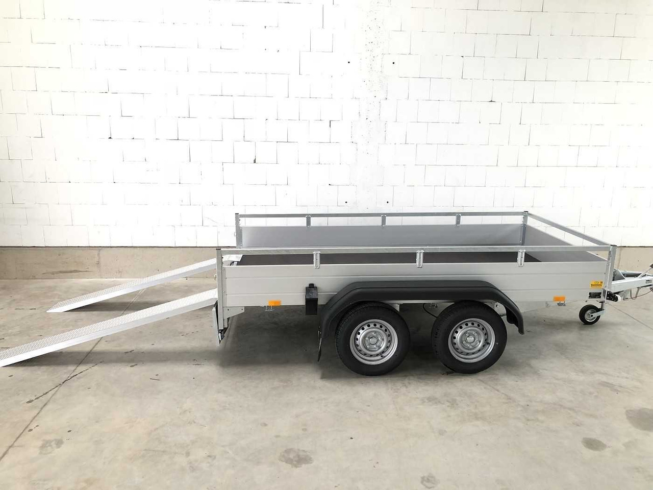 SARIS McAlu Pro 305 153 2000 2 Ramp Kastenanhänger geb - Прицеп для легкового автомобиля: фото 1 SARIS McAlu Pro 305 153 2000 2 Ramp Kastenanhänger geb - Прицеп для легкового автомобиля: фото 1