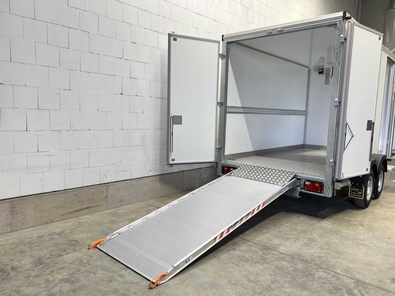 VEZEKO TK C 30.35 KH Rampe ausziehbar Kühlanhänger - Прицеп-рефрижератор: фото 4 VEZEKO TK C 30.35 KH Rampe ausziehbar Kühlanhänger - Прицеп-рефрижератор: фото 4