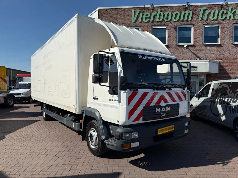 MAN LE LE 12-220 Koffer mit Ladebordwand Euro3 Schaltgetriene - Грузовик с закрытым кузовом: фото 1 MAN LE LE 12-220 Koffer mit Ladebordwand Euro3 Schaltgetriene - Грузовик с закрытым кузовом: фото 1