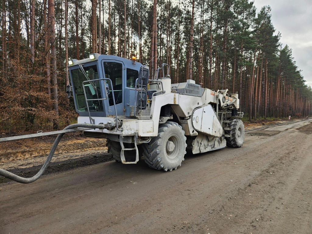 WIRTGEN WR 2000 - Стабилизатор грунта: фото 1 WIRTGEN WR 2000 - Стабилизатор грунта: фото 1
