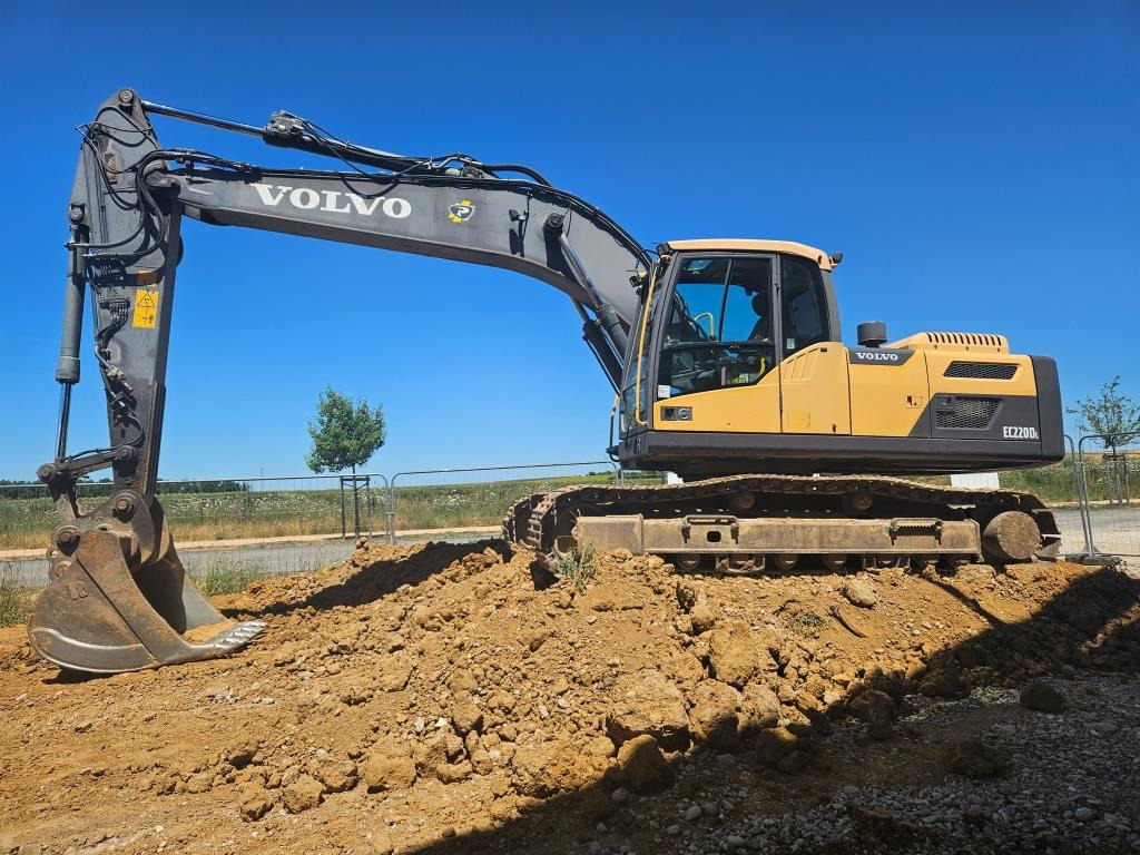 VOLVO EC 220 DL - Гусеничный экскаватор: фото 1 VOLVO EC 220 DL - Гусеничный экскаватор: фото 1