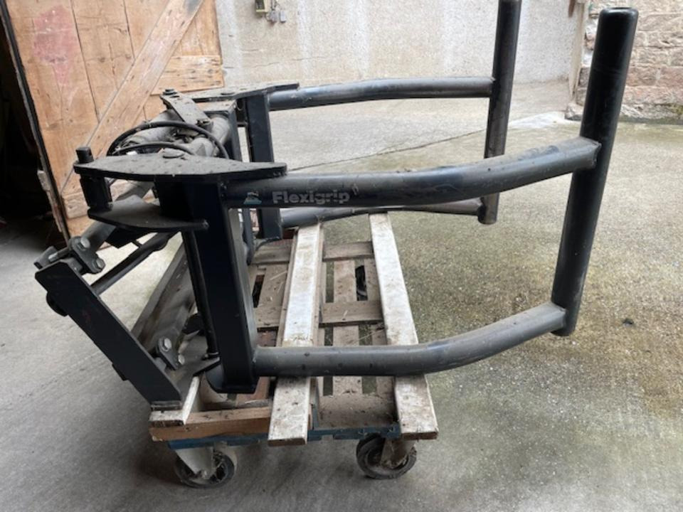 Rundballenzange ALÖ - Захват для Сельскохозяйственной техники: фото 1 Rundballenzange ALÖ - Захват для Сельскохозяйственной техники: фото 1