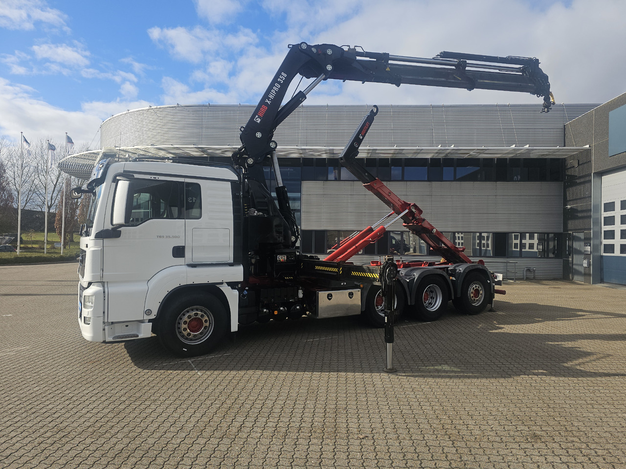 MAN TGS 35.500 - Грузовик-контейнеровоз/ Сменный кузов, Автоманипулятор: фото 2 MAN TGS 35.500 - Грузовик-контейнеровоз/ Сменный кузов, Автоманипулятор: фото 2