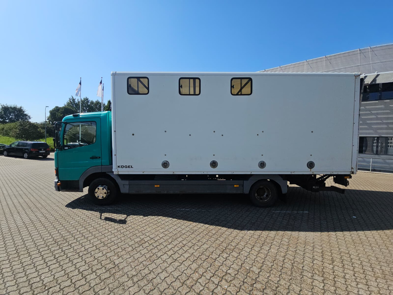 Mercedes Atego 817 - Грузовик для перевозки животных: фото 4 Mercedes Atego 817 - Грузовик для перевозки животных: фото 4