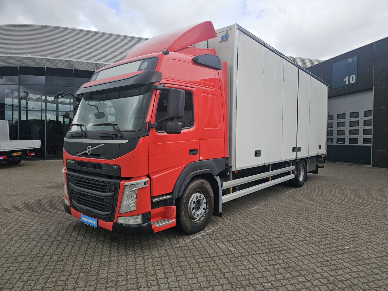 Volvo FM340 - Грузовик с закрытым кузовом: фото 1 Volvo FM340 - Грузовик с закрытым кузовом: фото 1