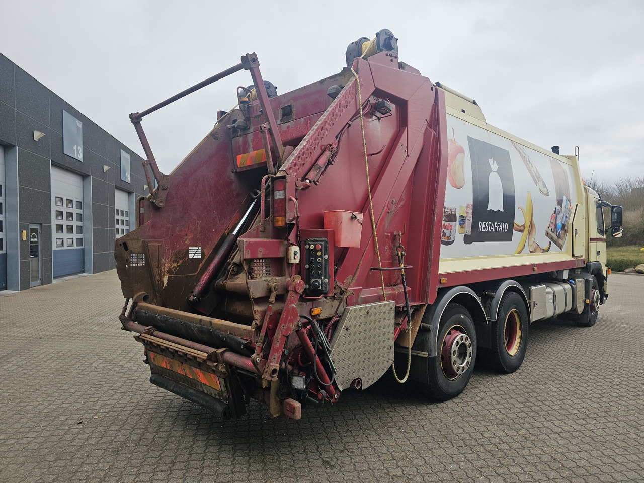 Мусоровоз Volvo FM9 6x2: фото 7