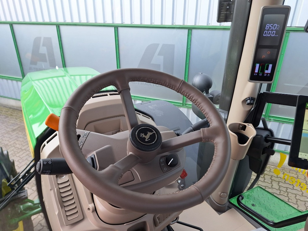 John Deere 6R 230 **MIETRÜCKLÄUFER** - Трактор: фото 4 John Deere 6R 230 **MIETRÜCKLÄUFER** - Трактор: фото 4