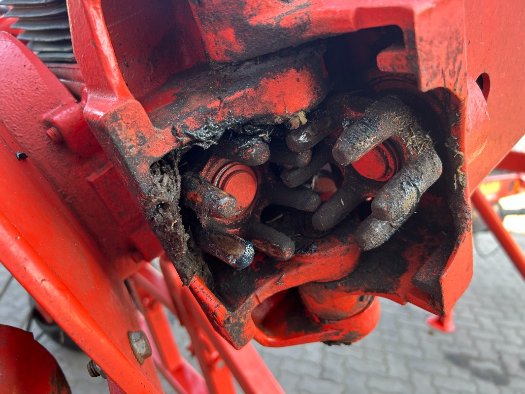 Kuhn GF 10802 T-G II - Сеноворошилка: фото 3 Kuhn GF 10802 T-G II - Сеноворошилка: фото 3
