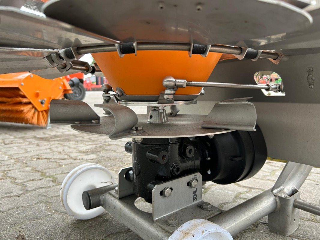 Разбрасыватель песка/ Соли Matev SPR-H/M 125 IX: фото 6 Разбрасыватель песка/ Соли Matev SPR-H/M 125 IX: фото 6