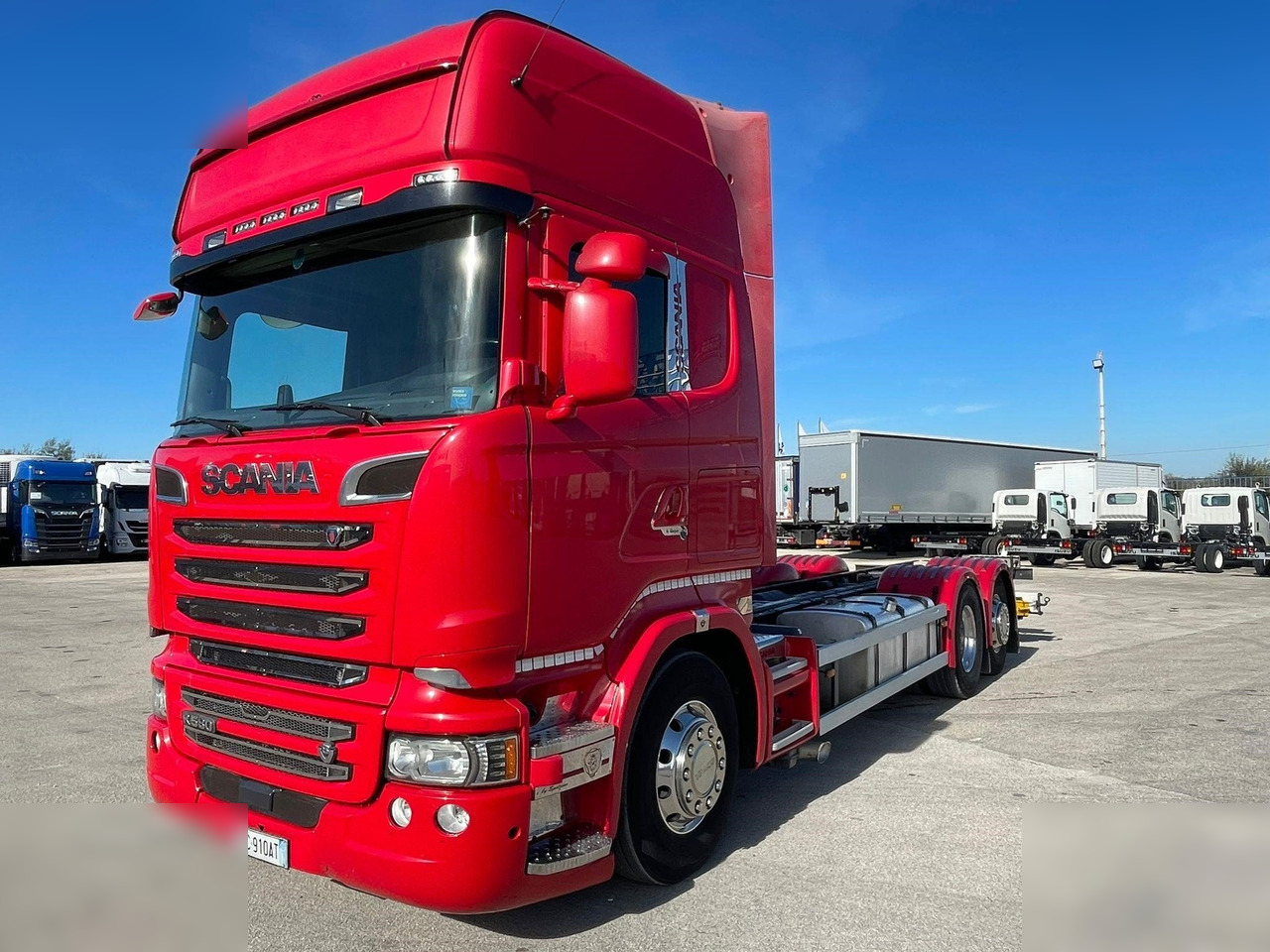 SCANIA R580 - Грузовик-контейнеровоз/ Сменный кузов: фото 1 SCANIA R580 - Грузовик-контейнеровоз/ Сменный кузов: фото 1