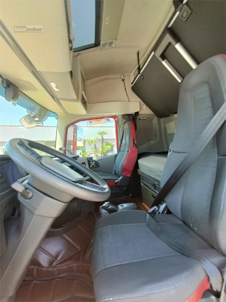 VOLVO FH500 - Грузовик-контейнеровоз/ Сменный кузов: фото 5 VOLVO FH500 - Грузовик-контейнеровоз/ Сменный кузов: фото 5