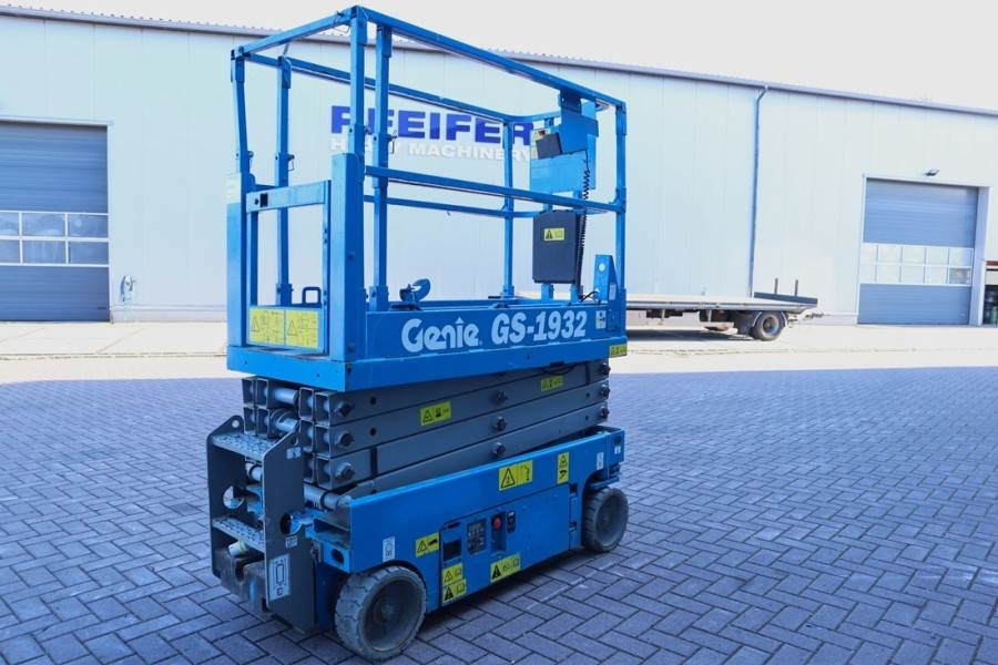 Genie GS1932 Electric, Working Height 7.8 m, 227kg Capac - Ножничный подъемник: фото 2 Genie GS1932 Electric, Working Height 7.8 m, 227kg Capac - Ножничный подъемник: фото 2