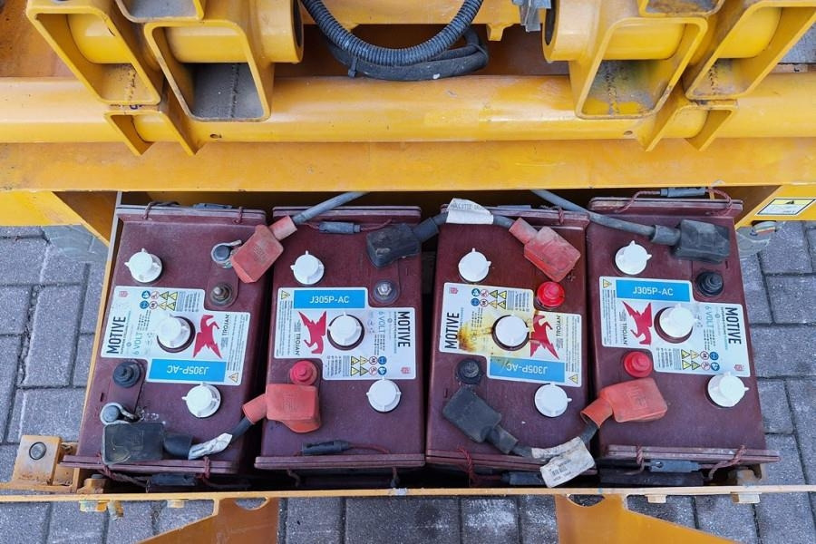 Haulotte Compact 10 Electric, 10m Working Height, 450kg Cap - Ножничный подъемник: фото 5 Haulotte Compact 10 Electric, 10m Working Height, 450kg Cap - Ножничный подъемник: фото 5