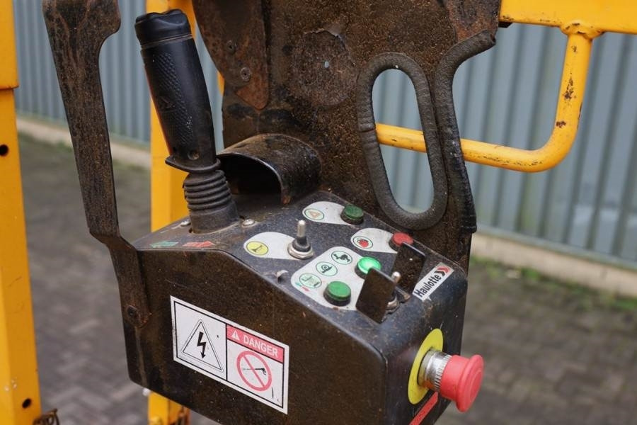 Haulotte Compact 10N As-Is, Electric, 10m Working Height, 2 - Ножничный подъемник: фото 5 Haulotte Compact 10N As-Is, Electric, 10m Working Height, 2 - Ножничный подъемник: фото 5