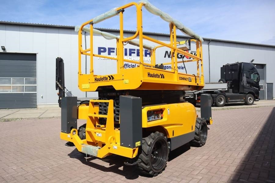 Haulotte Compact 12DX Valid Inspection, *Guarantee! Diesel,  - Ножничный подъемник: фото 2 Haulotte Compact 12DX Valid Inspection, *Guarantee! Diesel,  - Ножничный подъемник: фото 2