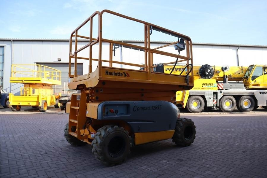 Haulotte Compact 12RTE Electric, 12m Working Height, 450kg - Ножничный подъемник: фото 2 Haulotte Compact 12RTE Electric, 12m Working Height, 450kg - Ножничный подъемник: фото 2