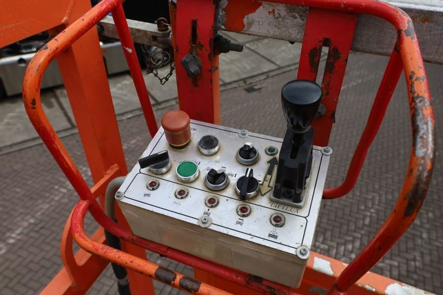 JLG 260-25 Diesel, 4x4 Drive, 9.80m Hydraulic Deck Ext - Ножничный подъемник: фото 4 JLG 260-25 Diesel, 4x4 Drive, 9.80m Hydraulic Deck Ext - Ножничный подъемник: фото 4