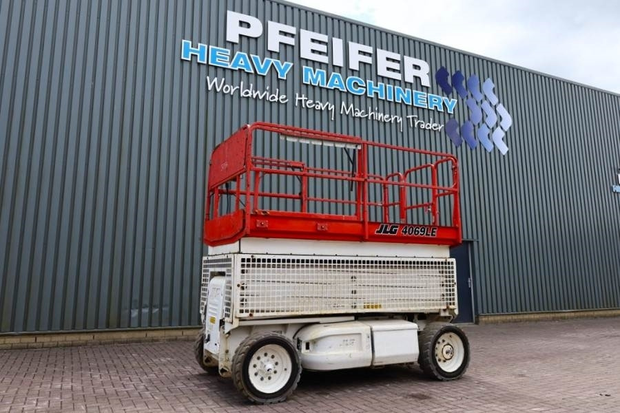 JLG 4069LE Electric, 14.2m Working Height, 360kg Capac - Ножничный подъемник: фото 1 JLG 4069LE Electric, 14.2m Working Height, 360kg Capac - Ножничный подъемник: фото 1