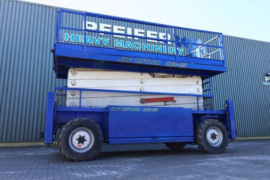 Liftlux SL210-25D4WDS/P Diesel, Hydraulic Deck Extension, - Ножничный подъемник: фото 1 Liftlux SL210-25D4WDS/P Diesel, Hydraulic Deck Extension, - Ножничный подъемник: фото 1
