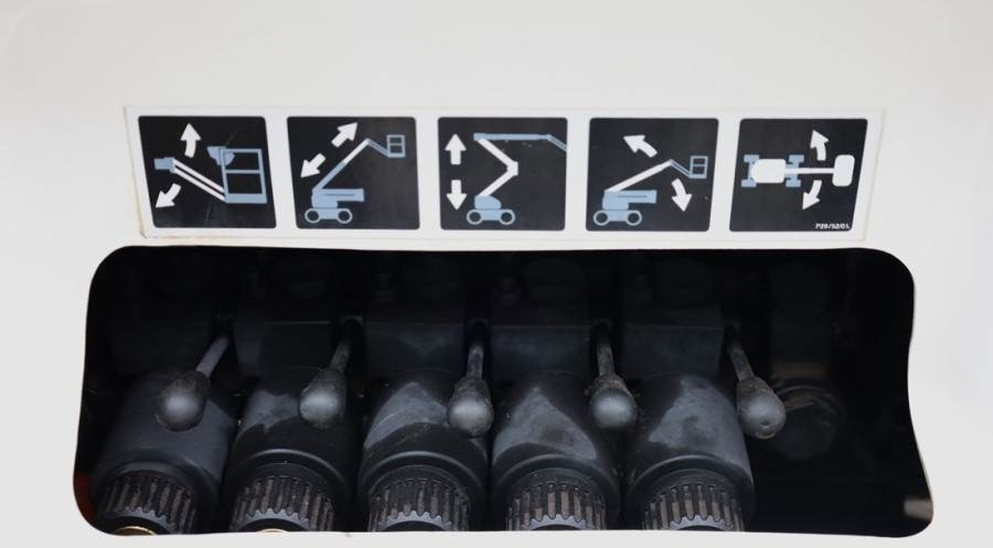 Коленчатый подъемник Niftylift HR21 HYBRIDE 4x4 MK2 Valid Inspection, Hybrid, 4x4: фото 16