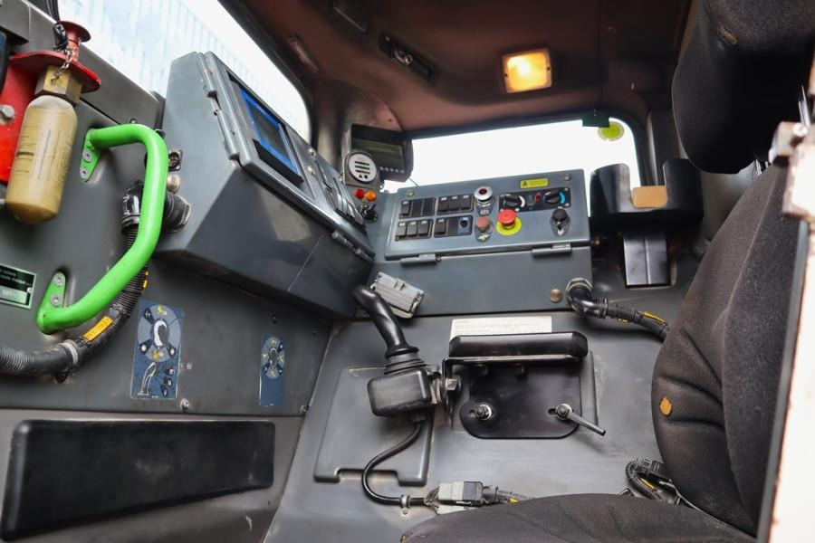 Sandvik LH410 Diesel, 4x4 Drive, 10t Capacity, Tilting Buc - Колёсный погрузчик: фото 4 Sandvik LH410 Diesel, 4x4 Drive, 10t Capacity, Tilting Buc - Колёсный погрузчик: фото 4