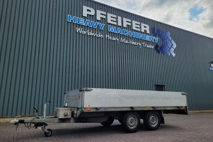 Saris PL1827 2 Axel Trailer  - Прицеп для легкового автомобиля: фото 1 Saris PL1827 2 Axel Trailer  - Прицеп для легкового автомобиля: фото 1