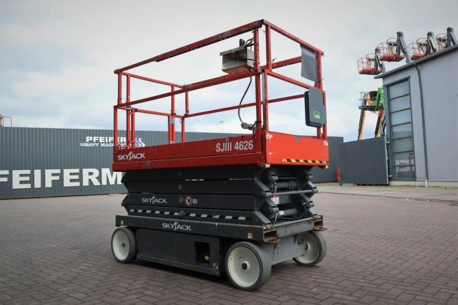SkyJack SJ4626 ELECTRIC, 10M WORKING HEIGHT, 454KG CAPACIT - Ножничный подъемник: фото 2 SkyJack SJ4626 ELECTRIC, 10M WORKING HEIGHT, 454KG CAPACIT - Ножничный подъемник: фото 2