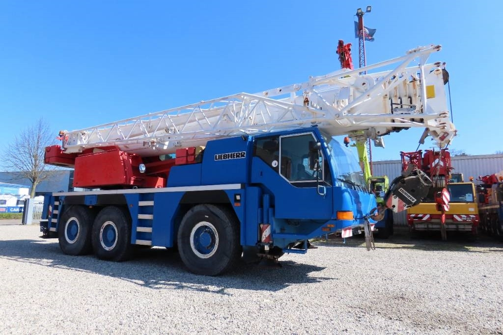 Liebherr LTM 1055-1  - Вседорожный кран: фото 2 Liebherr LTM 1055-1  - Вседорожный кран: фото 2