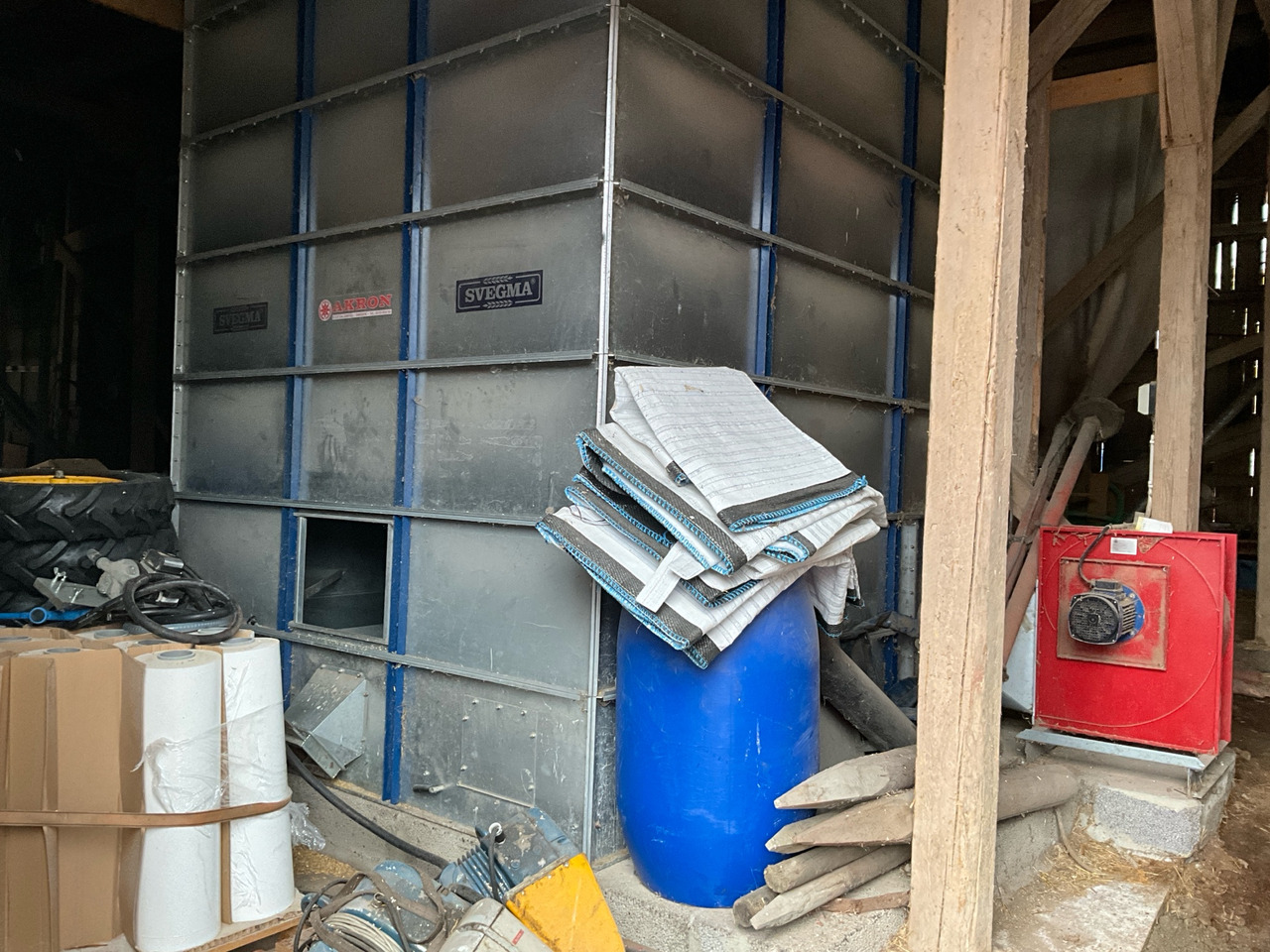 Akron Svegma - Инвентарь для животноводства: фото 1 Akron Svegma - Инвентарь для животноводства: фото 1