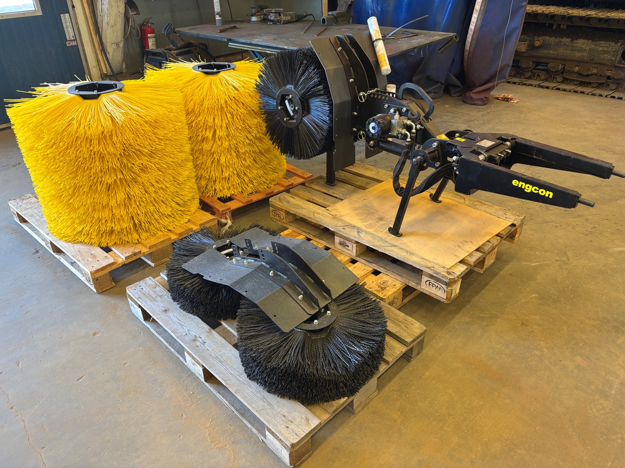Engcon Sweeper-SWD60 - Щетка: фото 1 Engcon Sweeper-SWD60 - Щетка: фото 1