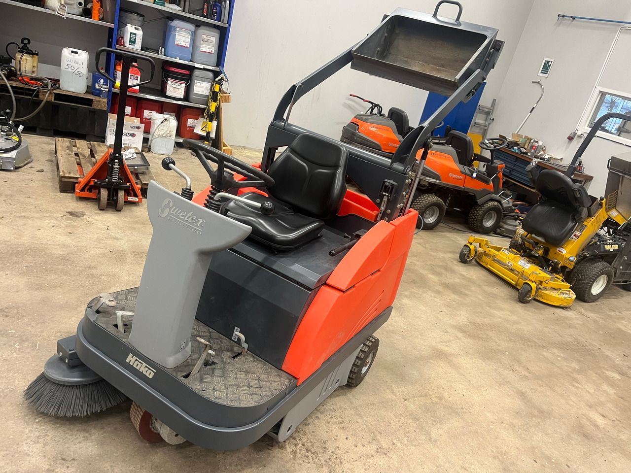 Hako Jonas-980EH - Щетка: фото 1 Hako Jonas-980EH - Щетка: фото 1