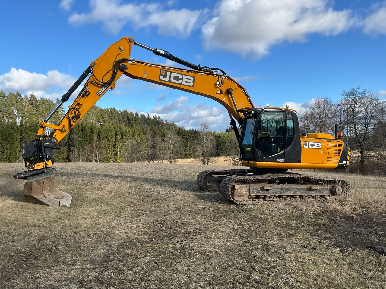 JCB JS220 LC - Экскаватор: фото 1 JCB JS220 LC - Экскаватор: фото 1