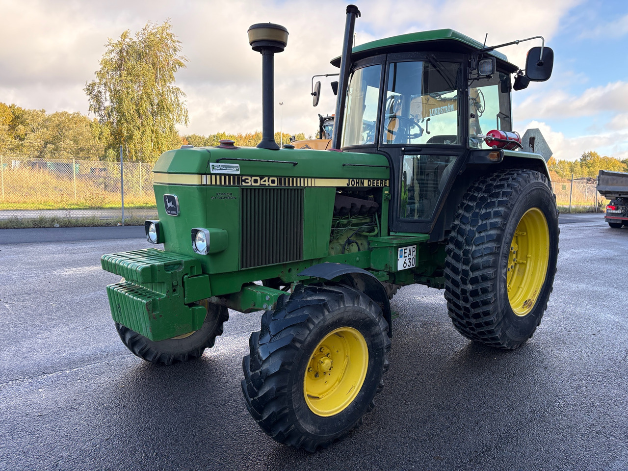 John Deere 3040 - Трактор: фото 1 John Deere 3040 - Трактор: фото 1