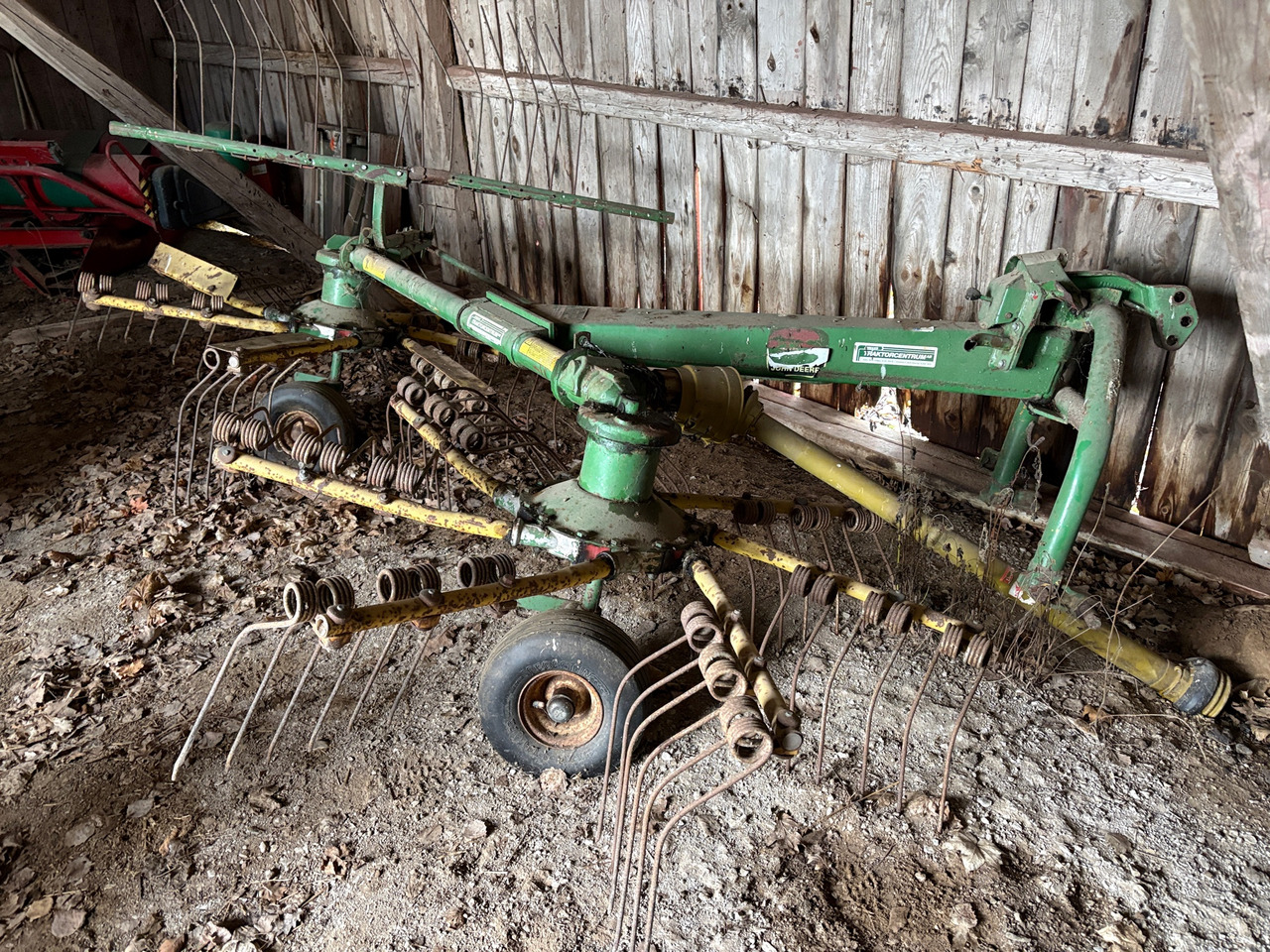 John Deere GA 402N - Сеноворошилка: фото 1 John Deere GA 402N - Сеноворошилка: фото 1