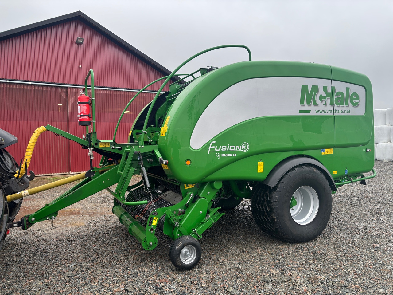 McHale Fusion 3 - Пресс-подборщик рулонный: фото 1 McHale Fusion 3 - Пресс-подборщик рулонный: фото 1