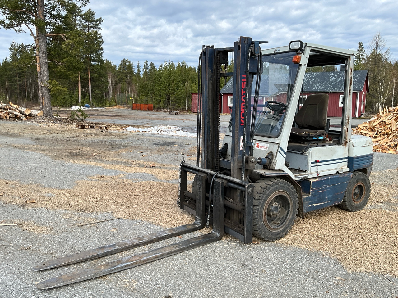 Komatsu FD30T-11E - Погрузочно-разгрузочная техника: фото 1 Komatsu FD30T-11E - Погрузочно-разгрузочная техника: фото 1