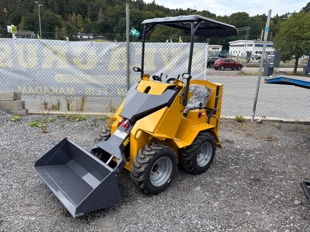 Skid Steer YC390 - Колёсный погрузчик: фото 1 Skid Steer YC390 - Колёсный погрузчик: фото 1