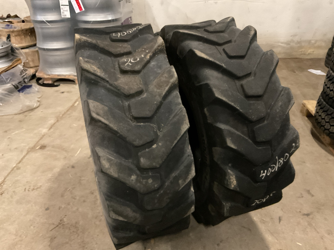 Solideal 400/80-24 - Шина для Строительной техники: фото 1 Solideal 400/80-24 - Шина для Строительной техники: фото 1