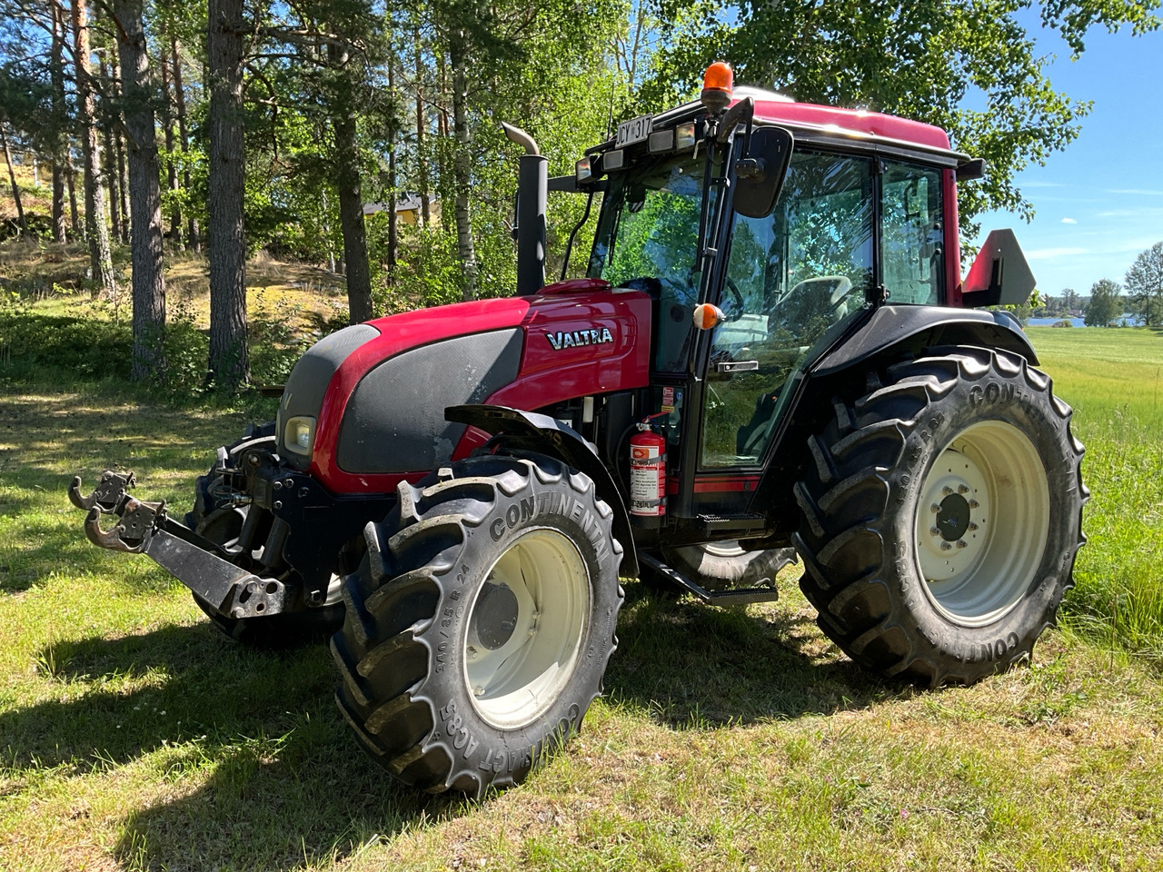 Valtra A92 - Трактор: фото 1 Valtra A92 - Трактор: фото 1