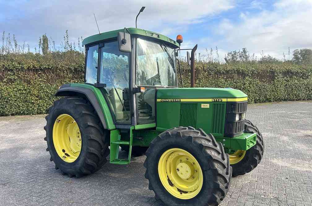 John Deere 6110 - Трактор: фото 4 John Deere 6110 - Трактор: фото 4