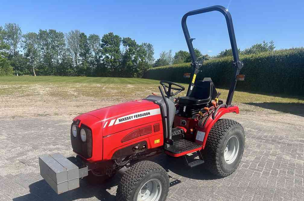 Massey Ferguson 1525 hydrostaat - Трактор: фото 1 Massey Ferguson 1525 hydrostaat - Трактор: фото 1