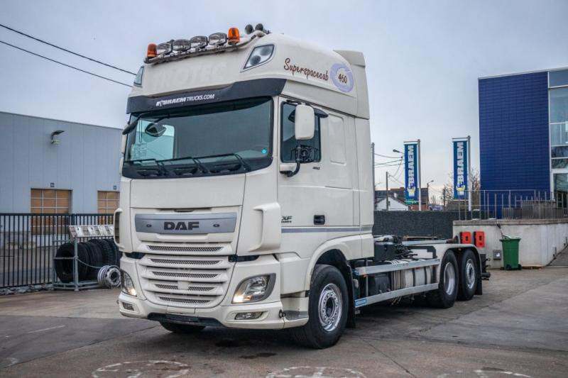 DAF XF 105.460 - AJK + intarder - Крюковой мультилифт: фото 1 DAF XF 105.460 - AJK + intarder - Крюковой мультилифт: фото 1