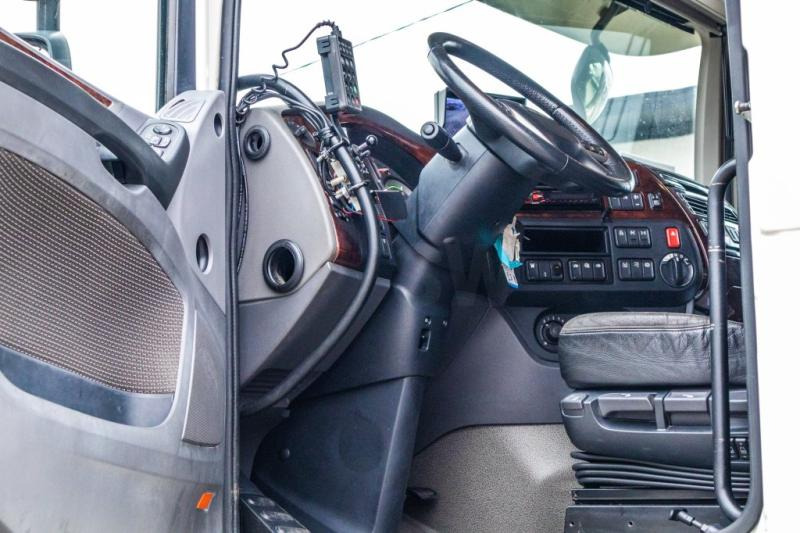 Фото интерьера 1: Крюковой мультилифт DAF XF 510 - AJK