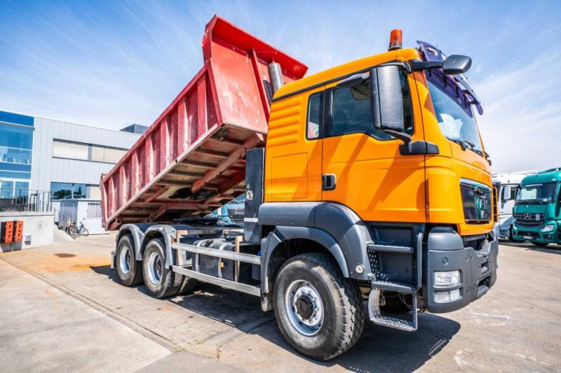 MAN TGS 33.440 BB TIPPER / TRACTOR - Самосвал: фото 2 MAN TGS 33.440 BB TIPPER / TRACTOR - Самосвал: фото 2