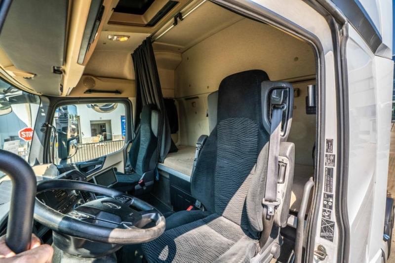 Тягач Mercedes ACTROS 1845 LS: фото 9