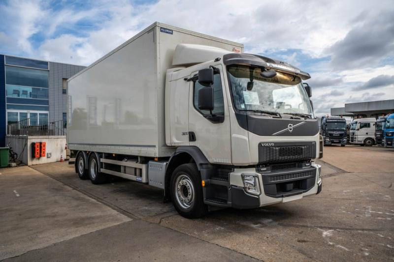 Volvo FE 320 -6X2 +DHOLLANDIA 2.5T- 194.400 KM - Грузовик с закрытым кузовом: фото 2 Volvo FE 320 -6X2 +DHOLLANDIA 2.5T- 194.400 KM - Грузовик с закрытым кузовом: фото 2
