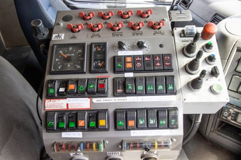 Подметально-уборочная машина Volvo FM 340 - BUCHER SCHÖRLING 8000: фото 8