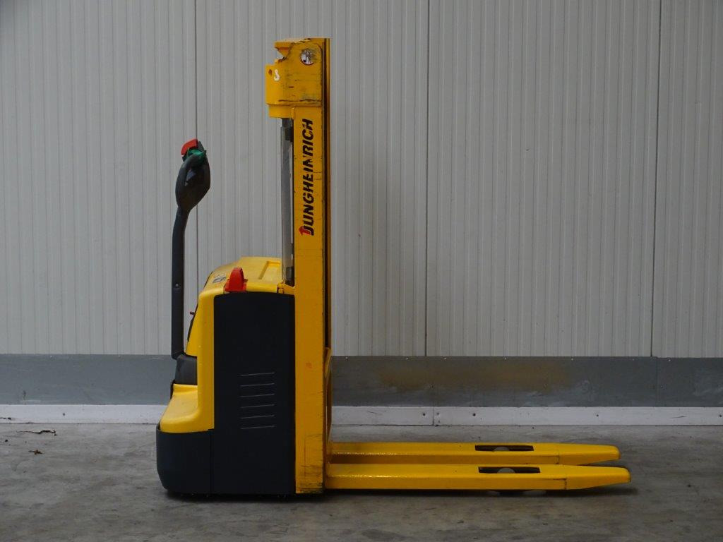 Jungheinrich EJC110 - NEU BATTERIE - Штабелер: фото 3 Jungheinrich EJC110 - NEU BATTERIE - Штабелер: фото 3